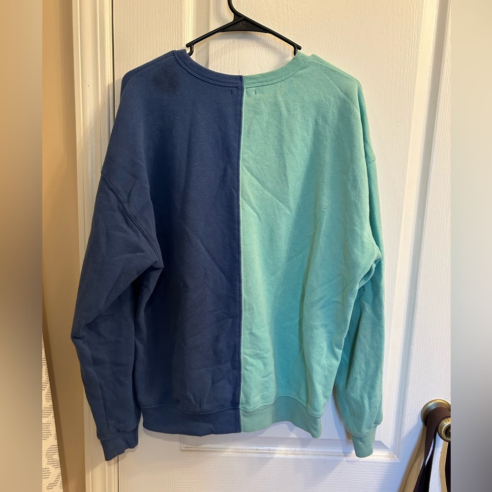 Pull Over Sweater - Picture 2 of 2